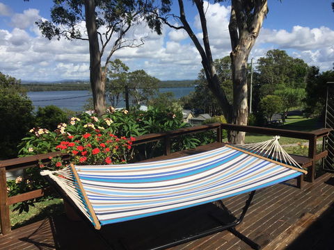 Lakeview Cottage - Accommodation Gladstone 0