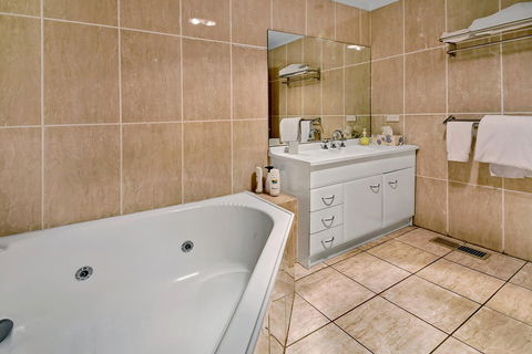 Bundanoon Lodge - Accommodation Gladstone 43