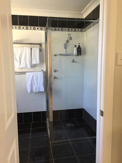 Bundanoon Lodge - Accommodation Gladstone 11