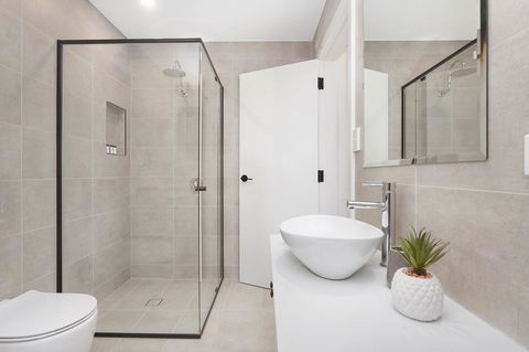 Modern Guest House - Accommodation Gladstone 8