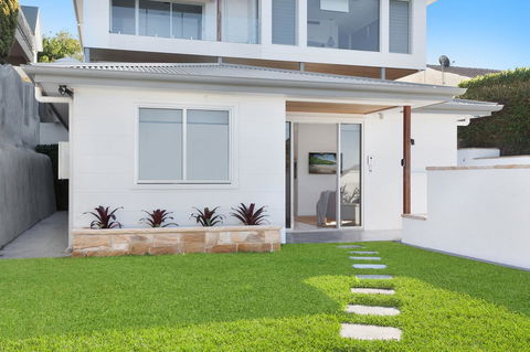 Modern Guest House - Accommodation Gladstone 2