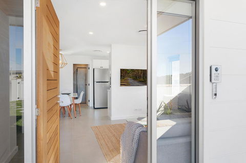 Modern Guest House - Accommodation Gladstone 6