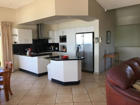 OceanScape Luxury Beachfront Villas - Accommodation Gladstone 16