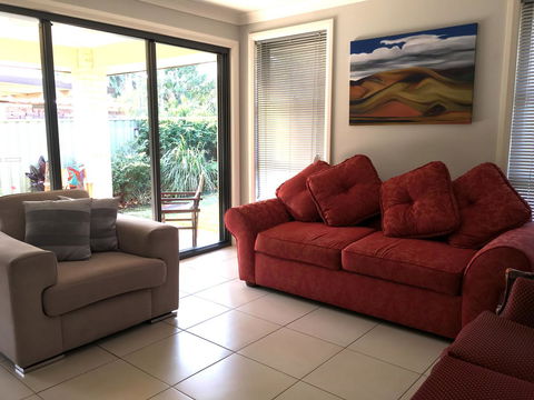 Sydney Amazing Holiday Home Bridal BnB - Accommodation Gladstone 0