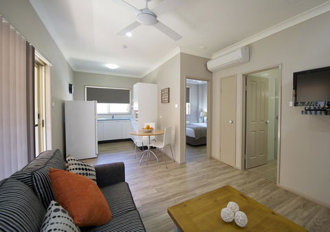 Marty's @ Little Beach - Accommodation Gladstone 17