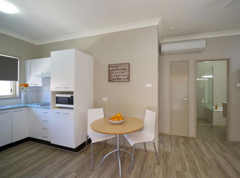 Marty's @ Little Beach - Accommodation Gladstone 18