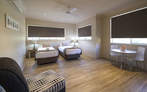 Marty's @ Little Beach - Accommodation Gladstone 21