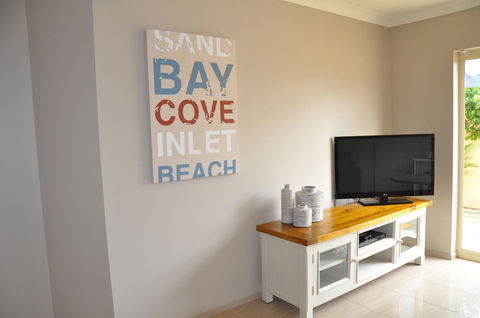 Marty's @ Little Beach - Accommodation Gladstone 29