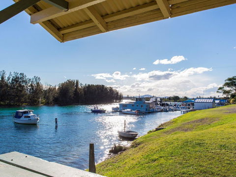 Aquarius 9 - Accommodation Gladstone 6