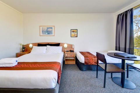 The Select Inn Ryde - Accommodation Gladstone 4