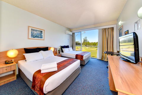 The Select Inn Ryde - Accommodation Gladstone 0