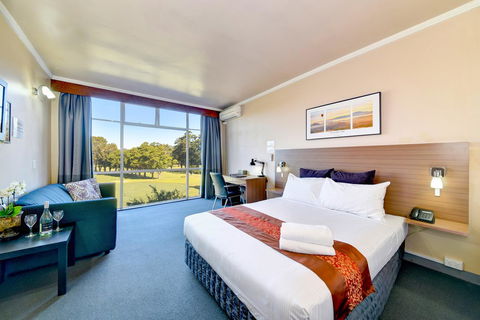 The Select Inn Ryde - Accommodation Gladstone 14
