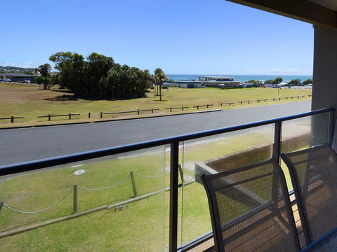 2 Cliff Road - Accommodation Gladstone 4