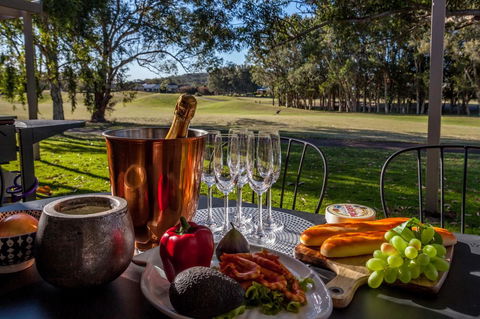 Horizons Retreat & Golf, Villa 133 - Accommodation Gladstone 0