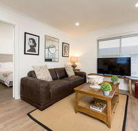 Sleeping in Style - Central  Sophisticated - Accommodation Gladstone