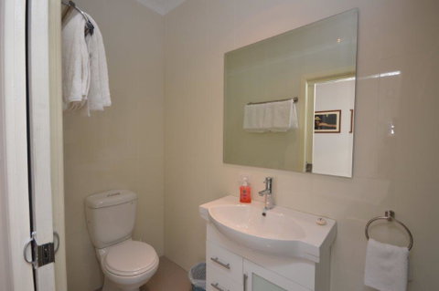 The Old Saddlery - Accommodation Gladstone 2