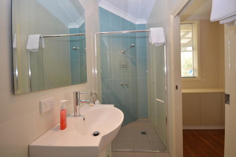The Old Saddlery - Accommodation Gladstone 4
