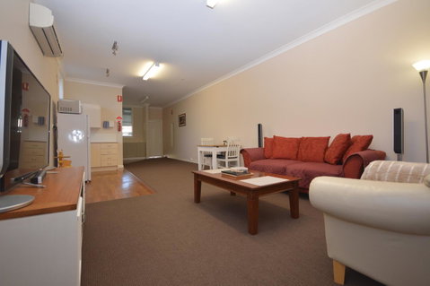 The Old Saddlery - Accommodation Gladstone 8