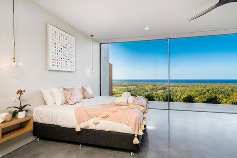Sundays At Byron - Accommodation Gladstone 42