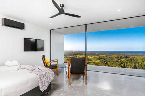 Sundays At Byron - Accommodation Gladstone 24