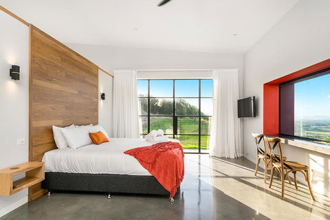 Sundays At Byron - Accommodation Gladstone 11