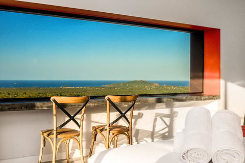 Sundays At Byron - Accommodation Gladstone 4