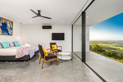 Sundays At Byron - Accommodation Gladstone 22