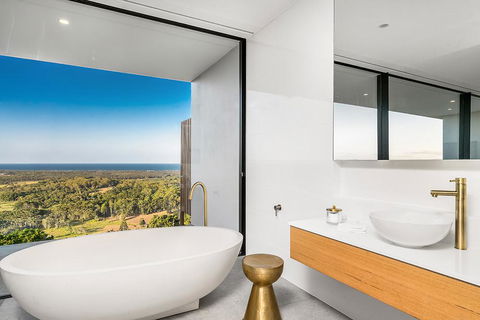 Sundays At Byron - Accommodation Gladstone 37