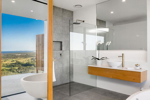 Sundays At Byron - Accommodation Gladstone 29