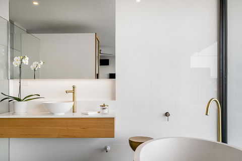 Sundays At Byron - Accommodation Gladstone 27