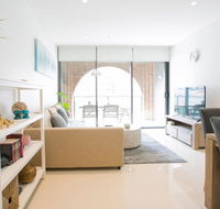 Newly settled three bedrooms apartment in CBD - Accommodation Gladstone