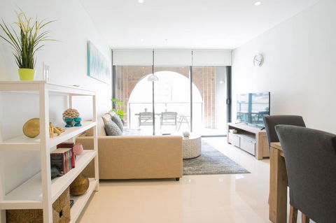 Newly Settled Three Bedrooms Apartment In CBD - Accommodation Gladstone 0
