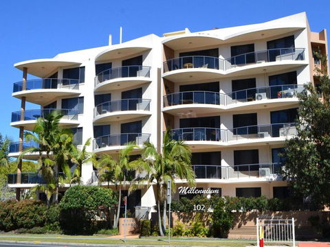 Millennium 102 With Pool In Complex - Accommodation Gladstone 6