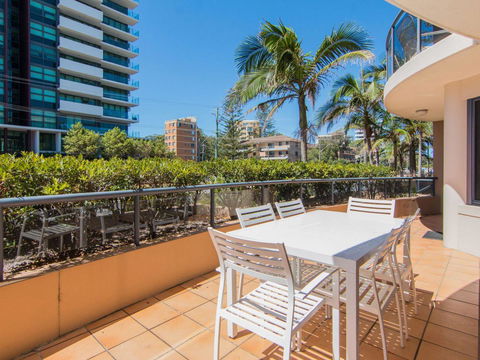 Millennium 102 With Pool In Complex - Accommodation Gladstone 0