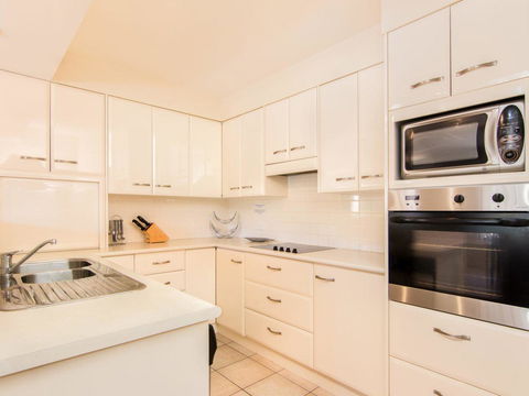 Millennium 102 With Pool In Complex - Accommodation Gladstone 9