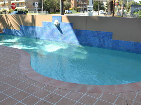 Millennium 102 With Pool In Complex - Accommodation Gladstone 2