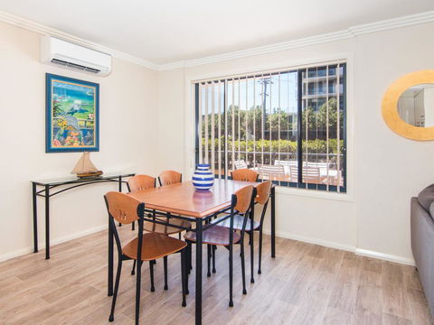 Millennium 102 With Pool In Complex - Accommodation Gladstone 10