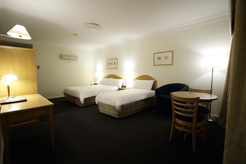 Carlyle Suites & Apartments - Accommodation Gladstone 6