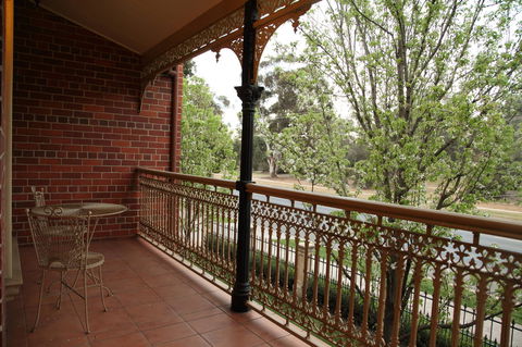 Carlyle Suites & Apartments - Accommodation Gladstone 16
