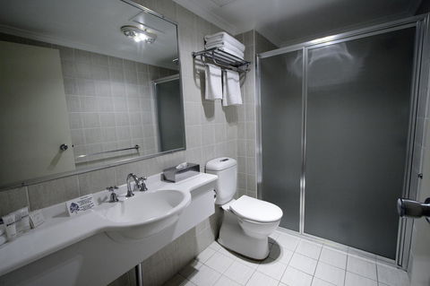 Carlyle Suites & Apartments - Accommodation Gladstone 7