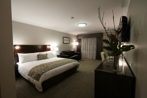Carlyle Suites & Apartments - Accommodation Gladstone 3