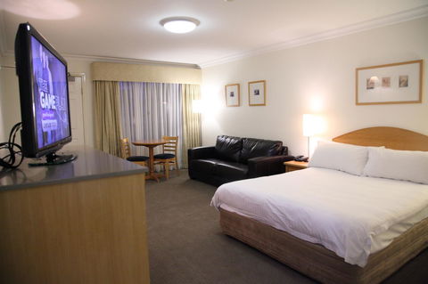 Carlyle Suites & Apartments - Accommodation Gladstone 17