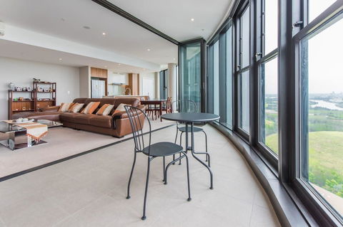 180Â° Water View Three Bedroom (wooden Furniture) - Accommodation Gladstone 7