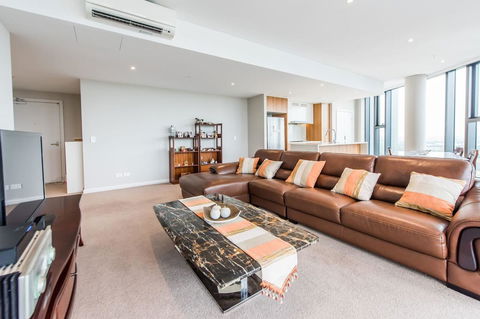 180Â° Water View Three Bedroom (wooden Furniture) - Accommodation Gladstone 15