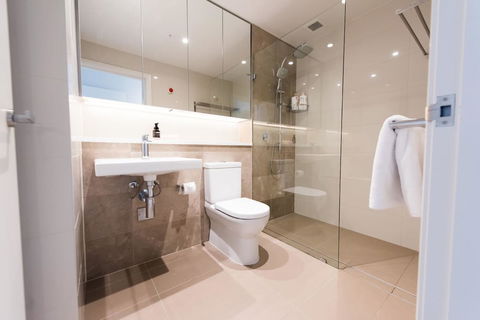 180Â° Water View Three Bedroom (wooden Furniture) - Accommodation Gladstone 27