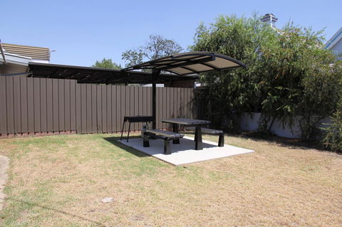 Tumut Apartments - Accommodation Gladstone 19