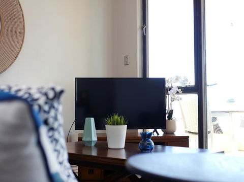 Panoramic Harbour Views And Unbeatable Comfort - Accommodation Gladstone 11