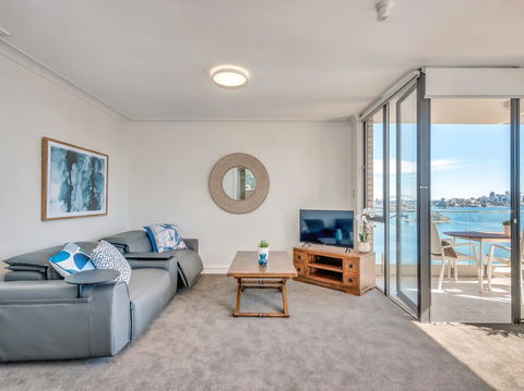Panoramic Harbour Views And Unbeatable Comfort - Accommodation Gladstone 2