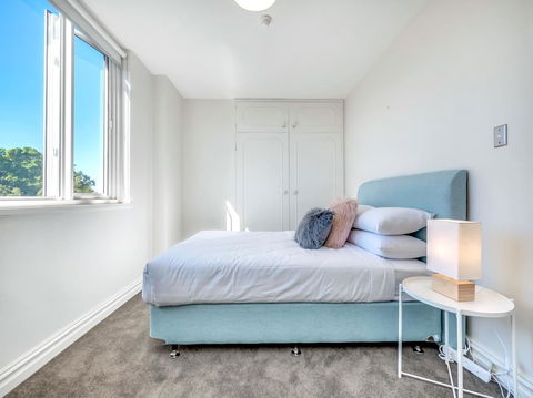 Panoramic Harbour Views And Unbeatable Comfort - Accommodation Gladstone 9