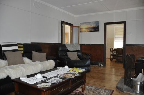 Caledonia Cottage - Accommodation Gladstone 11